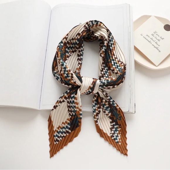 Abigail Creations Elegant Square Pleated Scarf - Picture 4 of 4